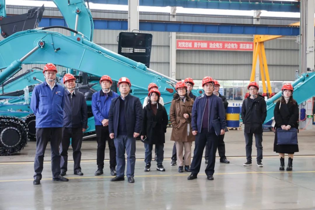 中国人民银行调研组调研J9集团智能