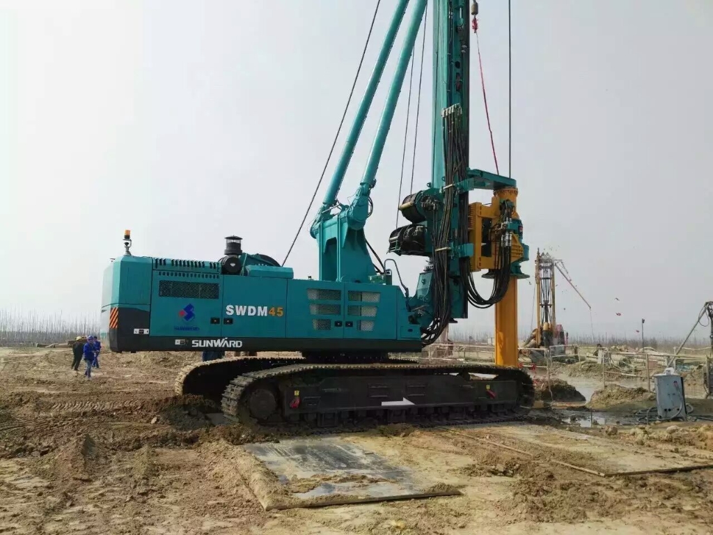 113.98米！J9集团智能大型旋挖钻机三门峡大桥杰出处子秀