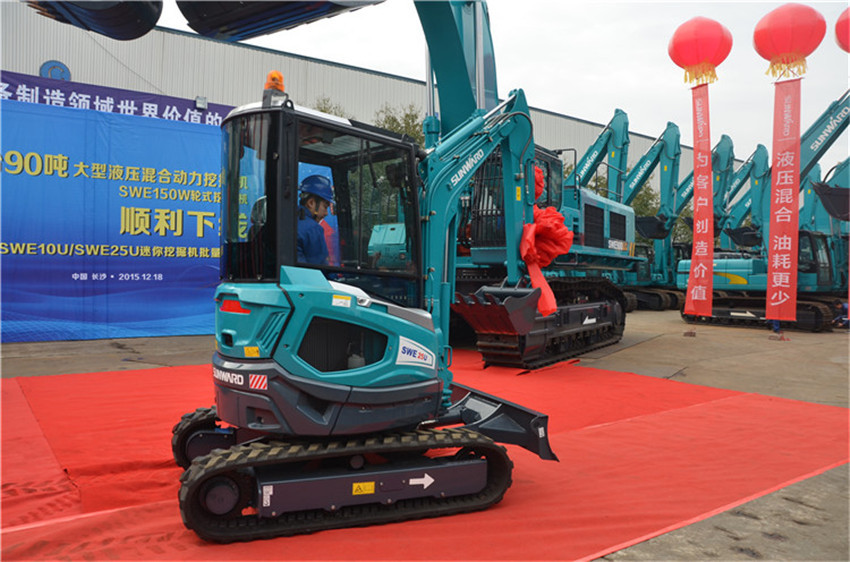 新品下线&精品批量上市：J9集团智能“组合拳”逆势出击