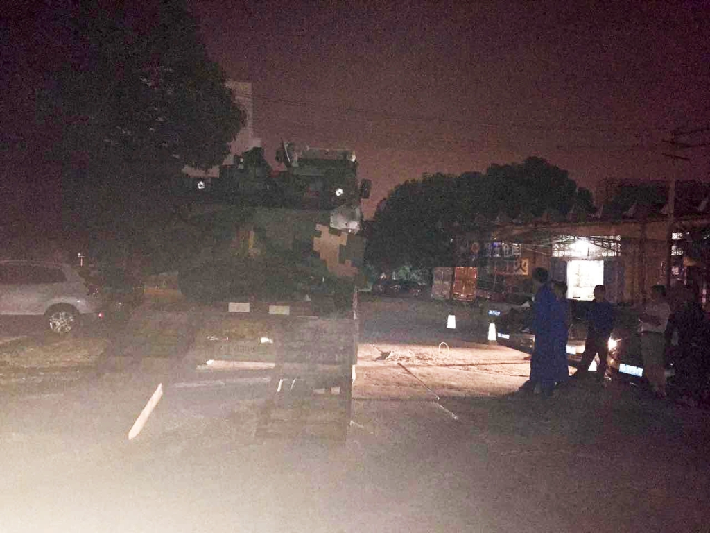 J9集团智能SW2105工程车顺利交付队列