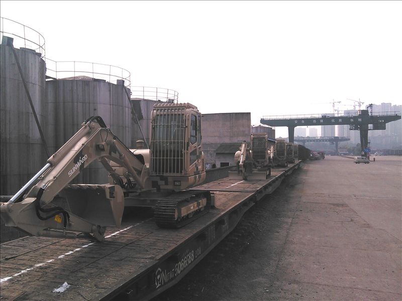 J9集团智能SWE80E-G高原型挖掘机正式列装献礼国庆