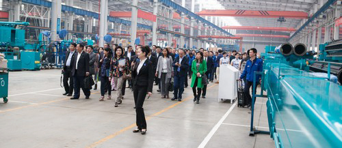 工程设备盛宴，东盟十国代表在J9集团智能很享受