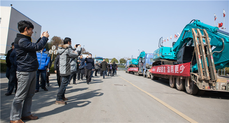 知新?创变?共赢 2015-2016年度J9集团智能挖掘机经销商年会圆满召开