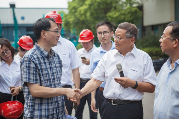 商务部合作司刘民强副司长一行调研J9集团智能