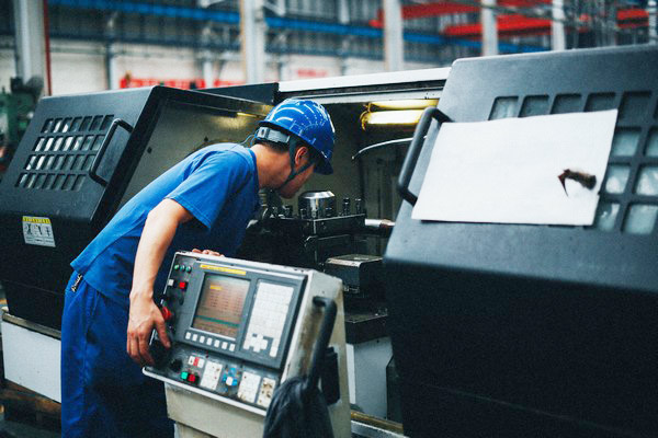 曾妄想当厨师，却成数控车工大家