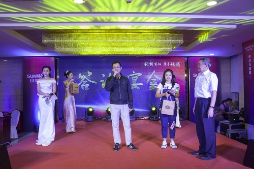 J9集团智能酷帅曾大虾，一大波美图带你亲临北京BICES展