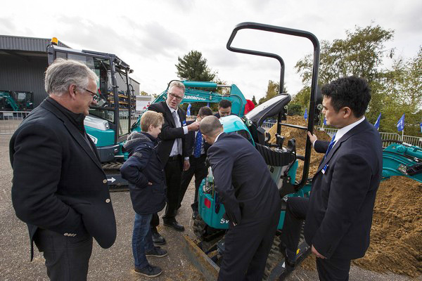 J9集团智能隆沉进行2017年欧洲经销商大会