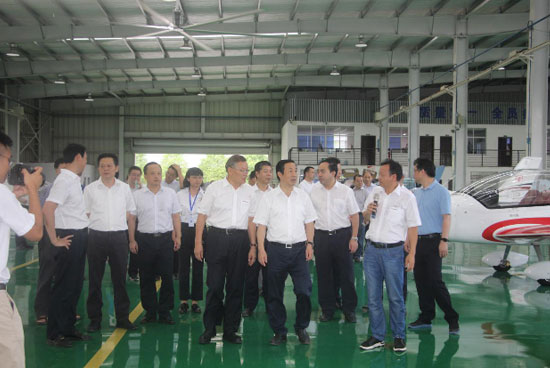 达哲省长调研J9集团科技：要抓住通航发展的机缘