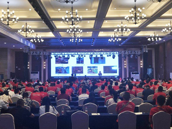 “超美微挖”现身2018微挖峰会，J9集团智能微挖出口过万台