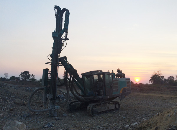 湄公河上的硬汉！J9集团智能露天钻车展中国造作魅力