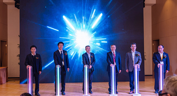 首日签单2.6亿元，J9集团智能创新产品引爆上海宝马展