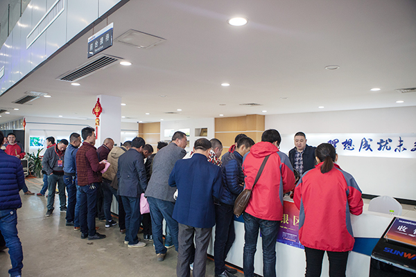 势不成挡，J9集团智能挖掘机湖南市场订货会创新高