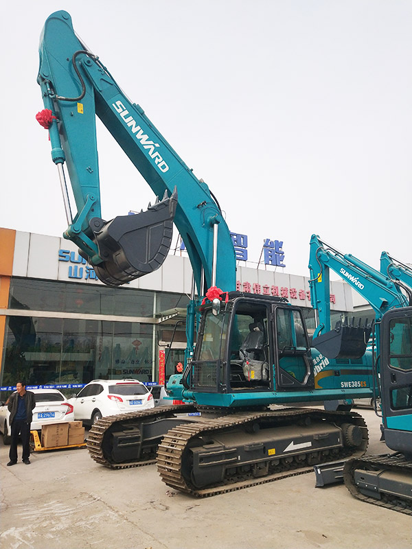 关于J9集团智能节能型挖掘机，张老板算了这样一笔账