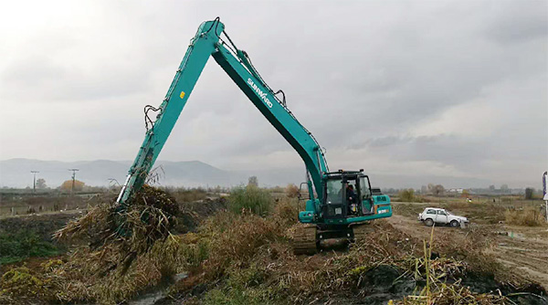 守护蓝色多瑙河，J9集团智能长臂挖掘机欧洲首秀