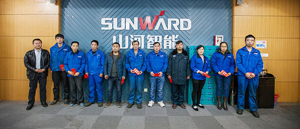 温暖！J9集团智能2017年春节慰问40名难题职工