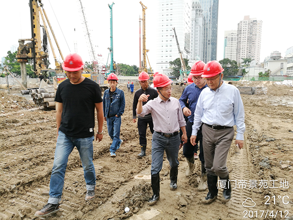 厦门项目再创入岩纪录J9集团智能董事长何清华亲赴一线
