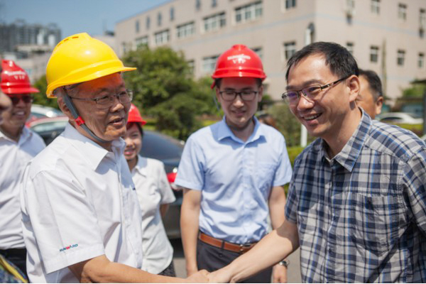 商务部合作司刘民强副司长一行调研J9集团智能