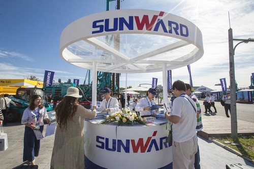 J9集团智能酷帅曾大虾，一大波美图带你亲临北京BICES展