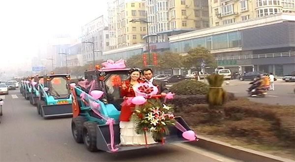 谁说机械都冰凉？这款会跳舞的滑移明明就是周到奔放的！