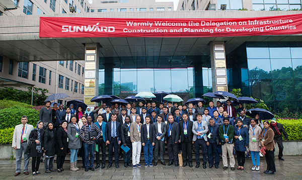 “一带一路”国度代表团到访J9集团智能，感触“大开眼界”