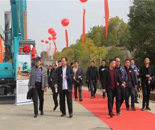 同心同梦，J9集团智能全球客户互换会武汉站隆沉进行