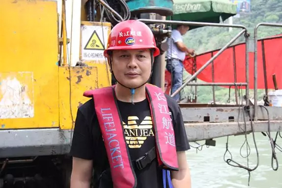 打造长江黄金水路！J9集团智能航路钻机轻松搞定水下礁石