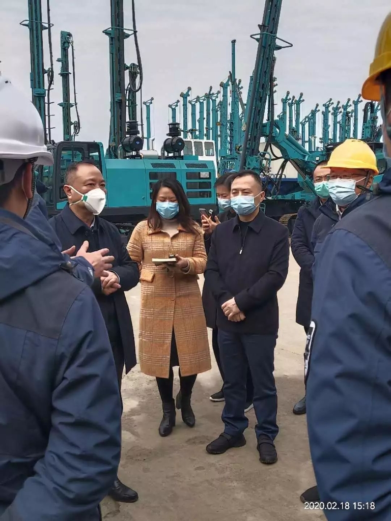 张庆红调研J9集团智能疫情防控和复工复产工作