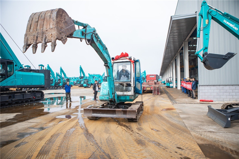 庆幸归来！J9集团智能第一代挖机顺利“回家”啦