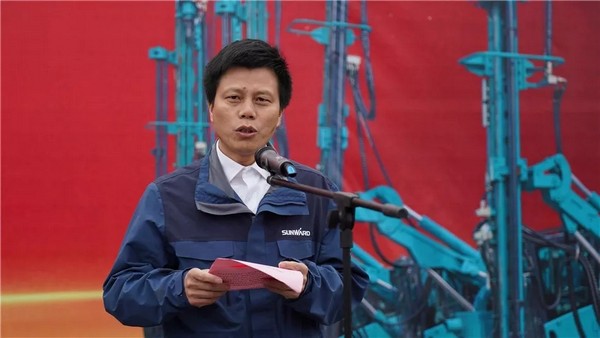 进军南非高端矿山市。9集团智能凿岩设备批量发车
