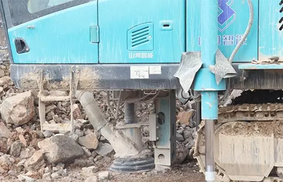 15年3万幼时！J9集团智能元老级潜孔钻机“雄风”仍旧