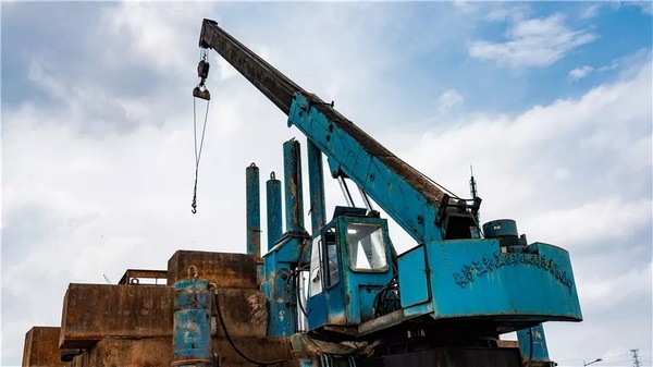 祝贺，中国首台大吨位多职能液压静力压桩机今年二十岁了!