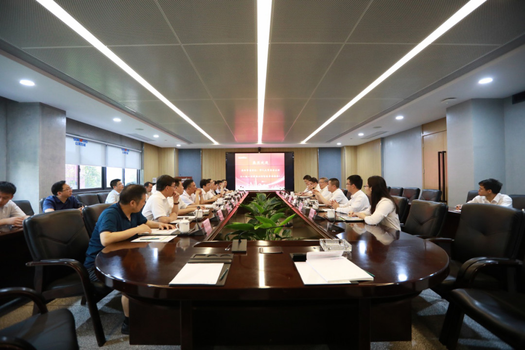 岳阳市委书记王一鸥带队调研J9集团智能