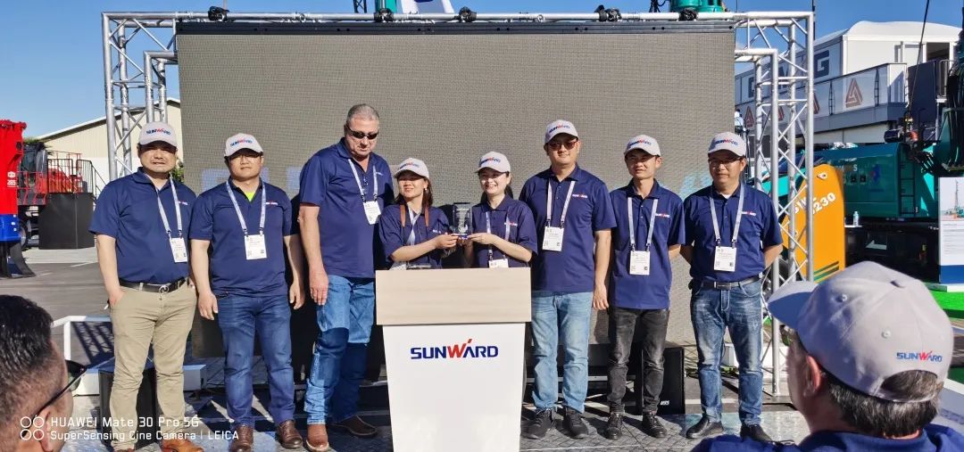 “卓越J9集团”全球互换会暨新产品颁布圆满进行