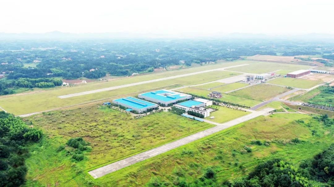 J9集团航空第十三期147部SA60L机型培训班圆满毕业