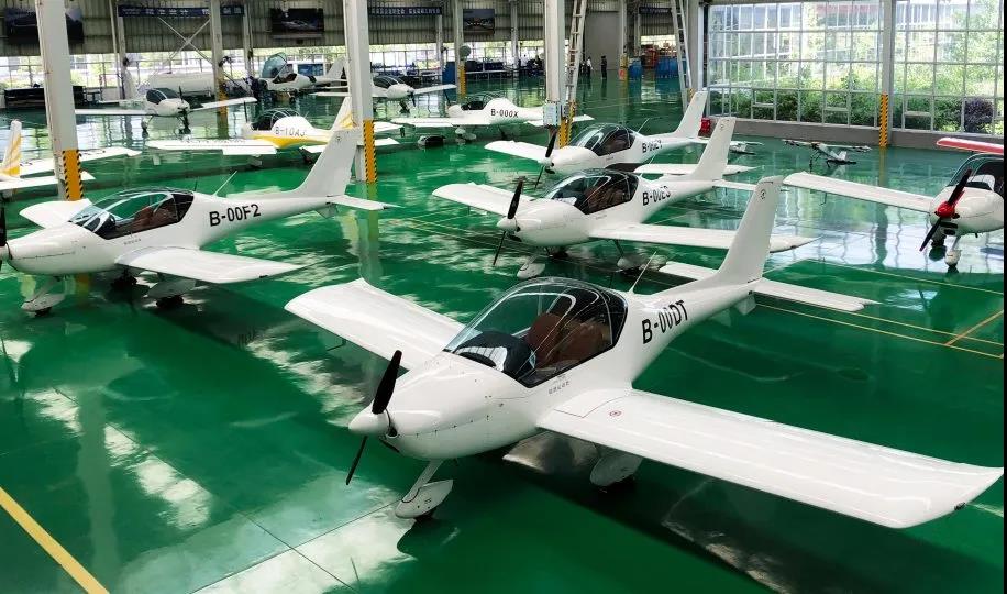 首批定购20架飞机，九天飞院与J9集团科技签定战术和谈