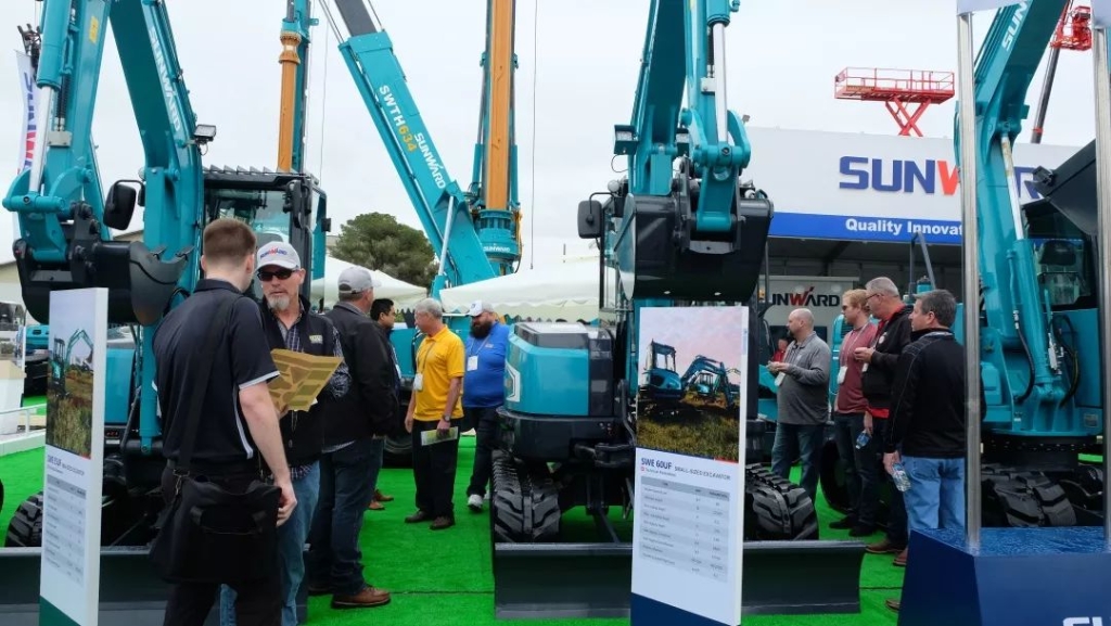 “卓越J9集团”全球互换会暨新产品颁布圆满进行