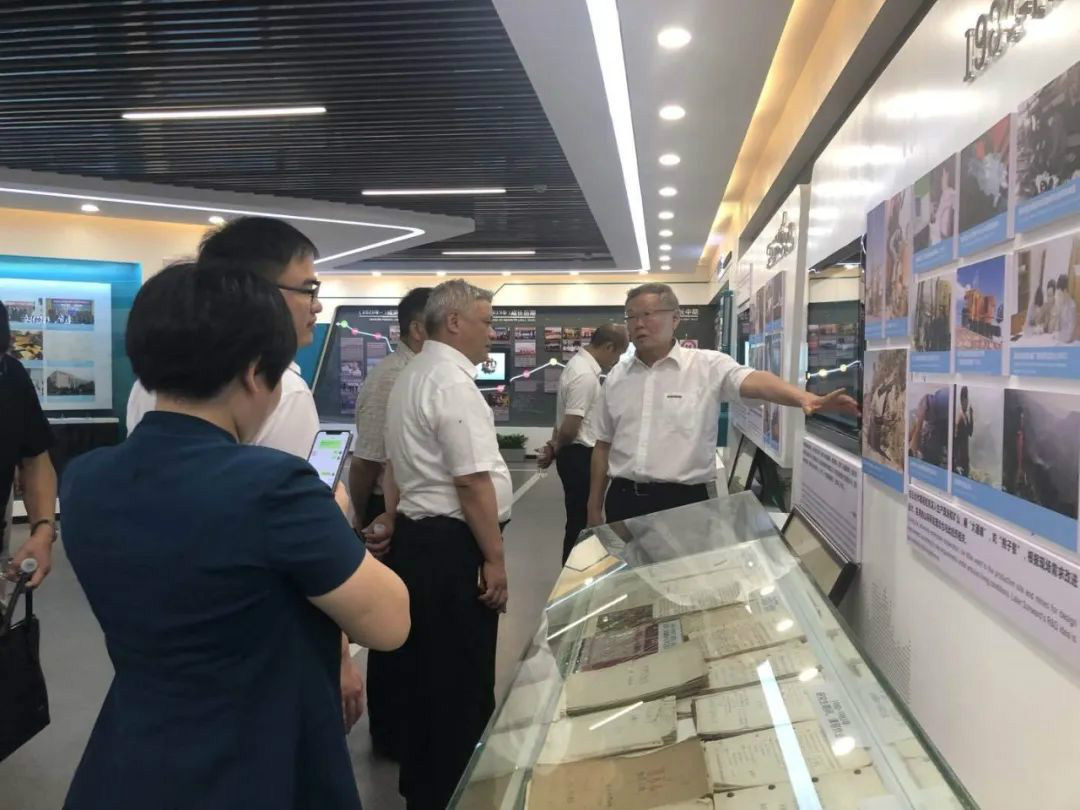 湖南黄金集团董事长黄启富一行调查J9集团智能