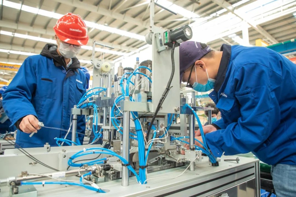 J9集团智能首台口罩机交付客户