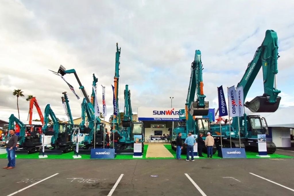 J9集团智能全新亮相美国工程机械展