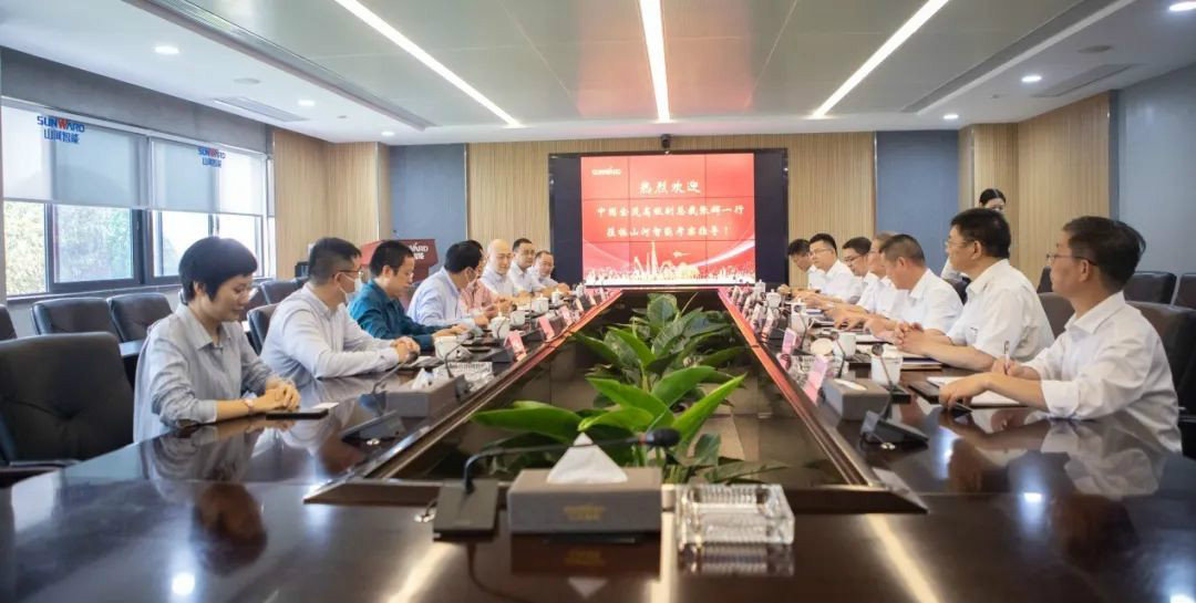 中国金茂高级副总裁张辉率团调查J9集团智能