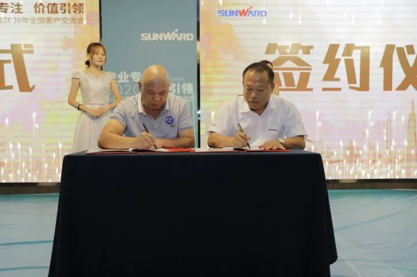 专业专一，价值引领 J9集团智能全球客户互换会 ? 怀化站圆满进行