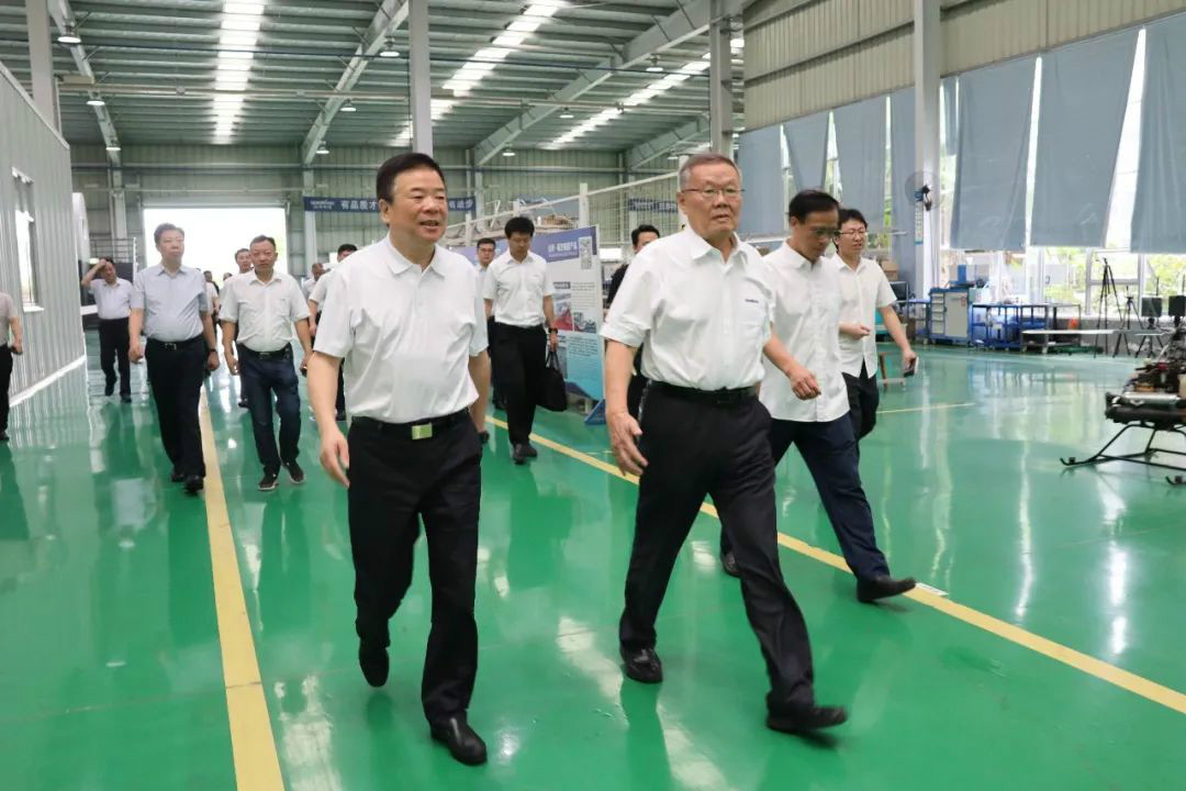 副省长陈飞调研J9集团航空产业