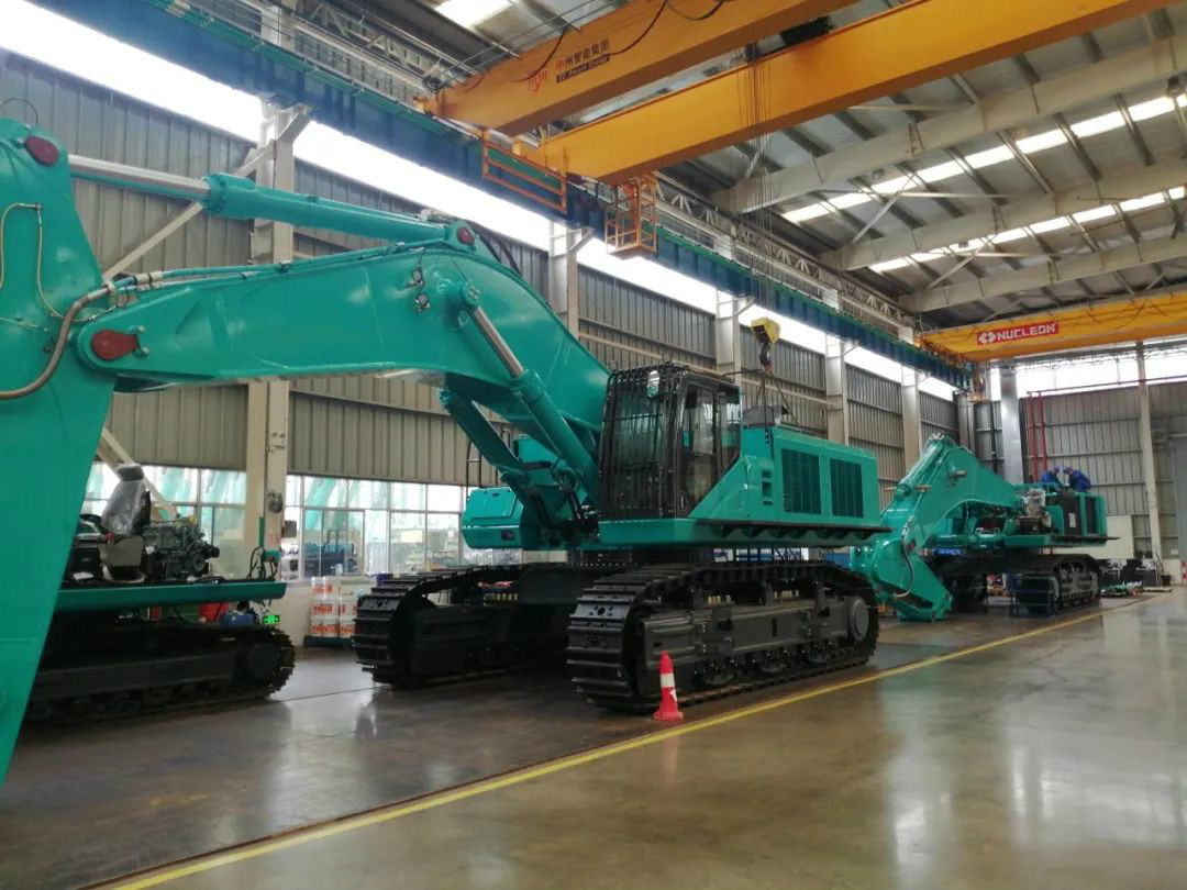 创新再出成就！J9集团智能超大型履带式液压挖掘机下线