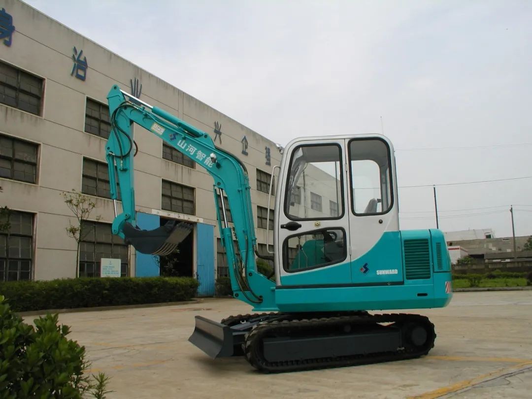 十年两办挖掘机行业年会 J9集团智能的底气何在