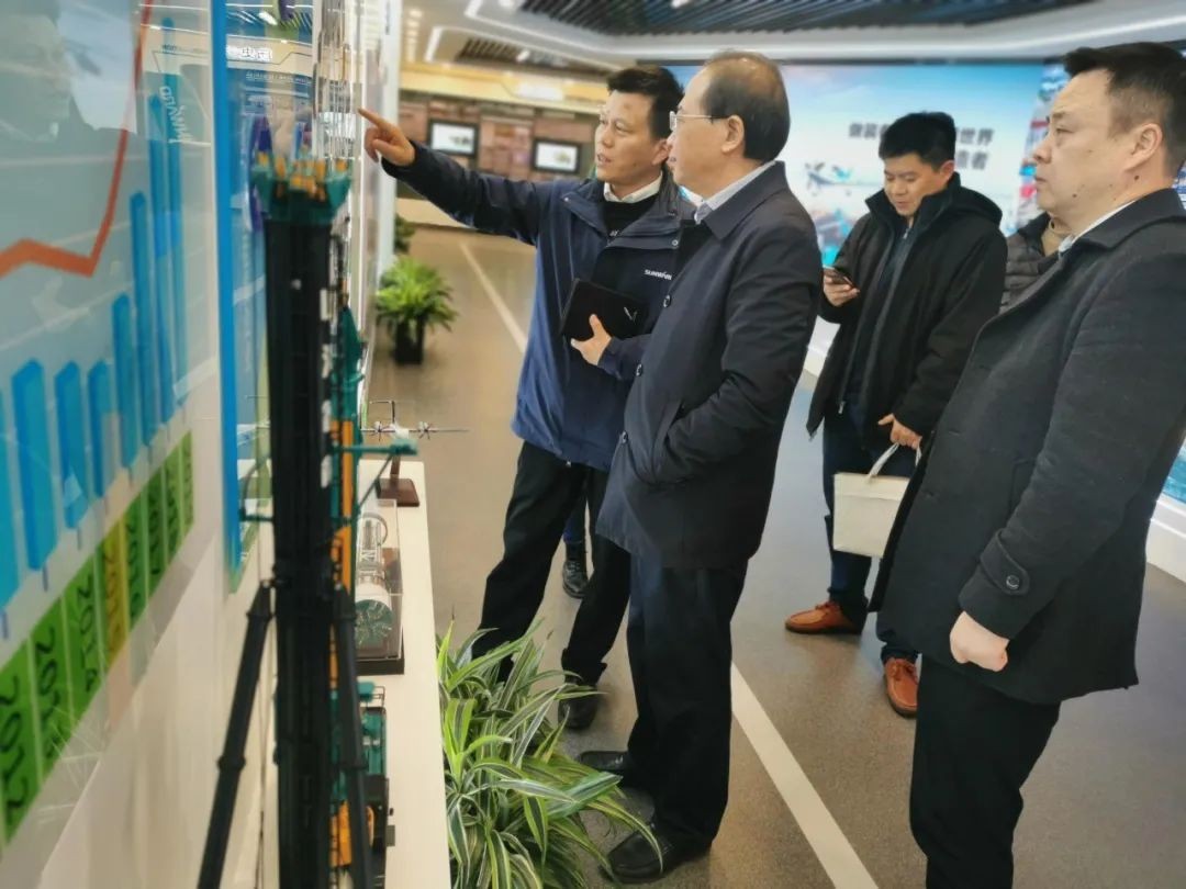 长沙市科技局局长郭塨调研J9集团智能