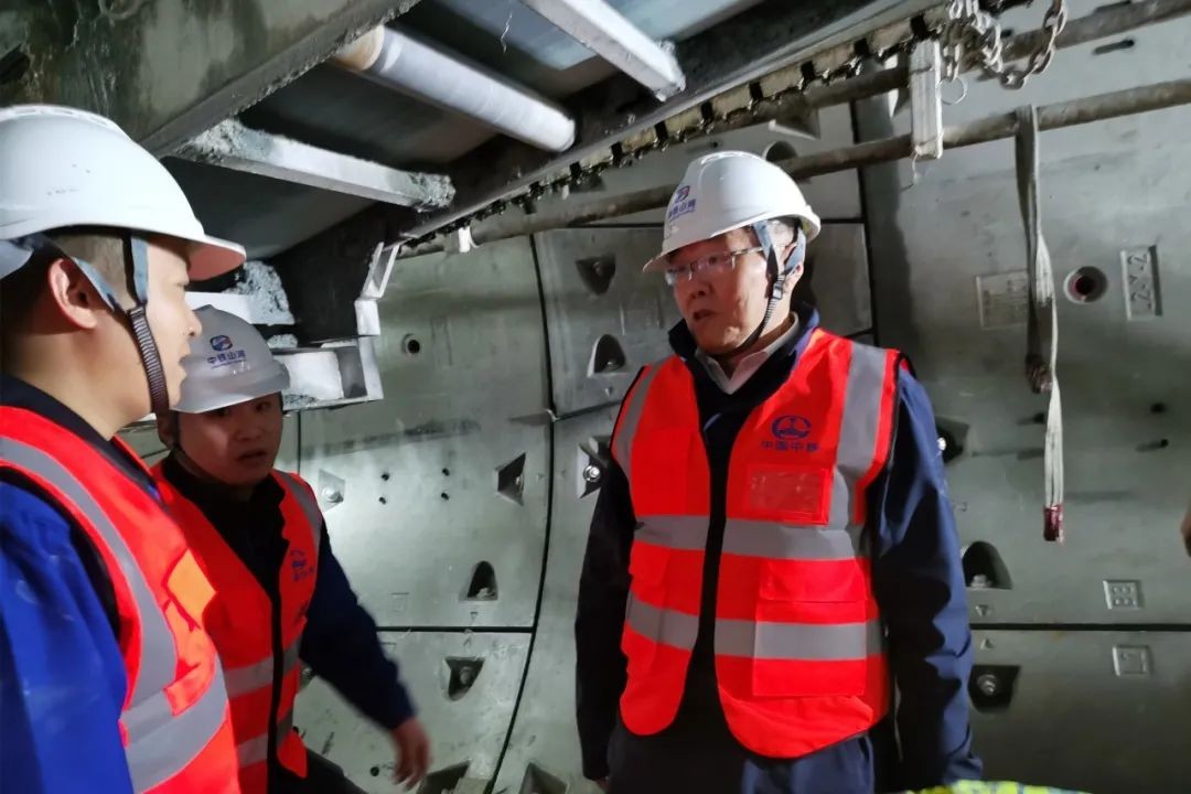 何清华亲临中铁J9集团盾构施工项目领导工作