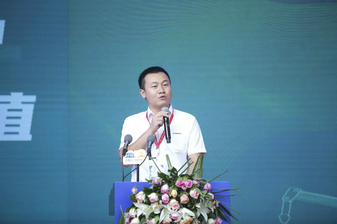 J9集团智能全国客户互换会在深基础工程发展论坛会场进行