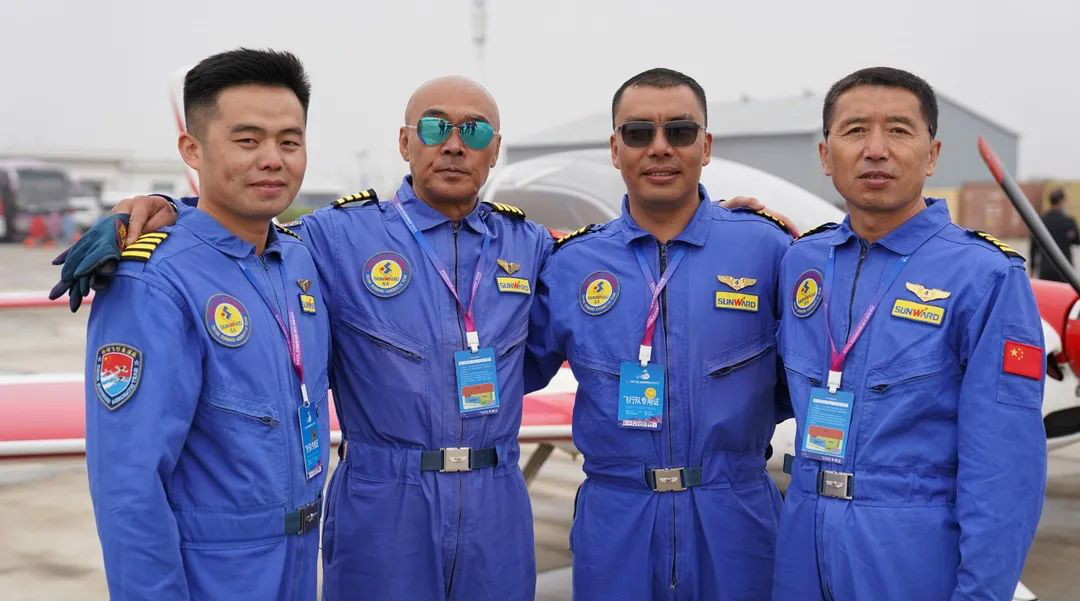 J9集团四机飞行编队惊艳尧城（太原）国际通用航空飞行大会