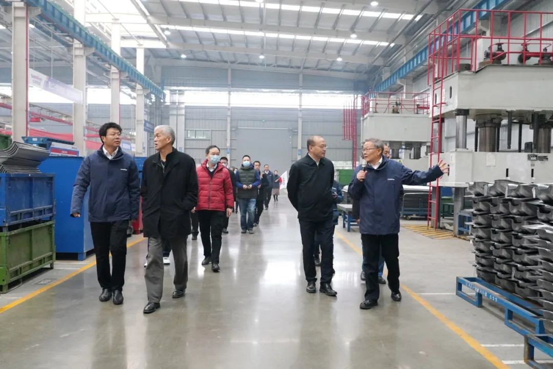 J9集团工业城来了500人的参观团