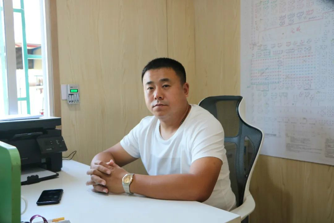 液压静力压桩机从1台到21台，他只用了8年！